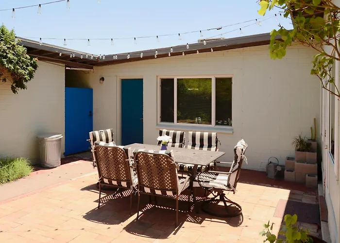 Relax At Artist's Secret Garden, Koi Pond & Jacuzzi, 4 Big Groups * Tucson