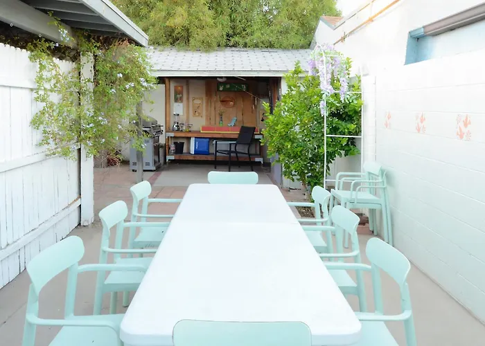 Relax At Artist's Secret Garden, Koi Pond & Jacuzzi, 4 Big Groups